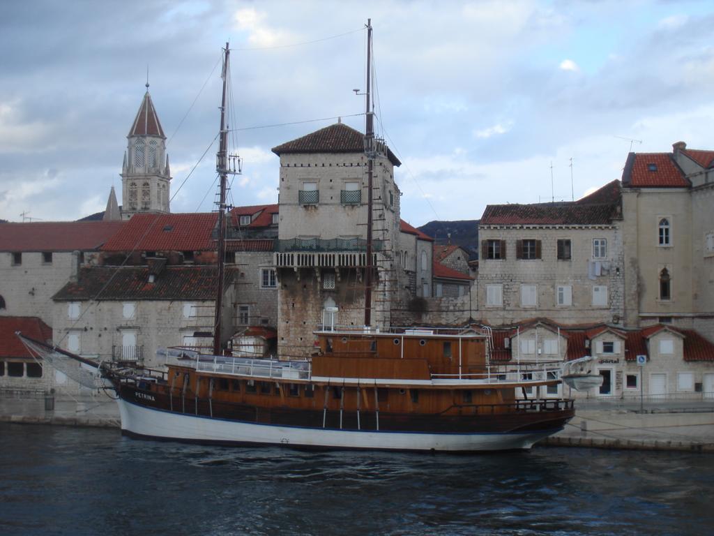Apartment Z&E Trogir Buitenkant foto