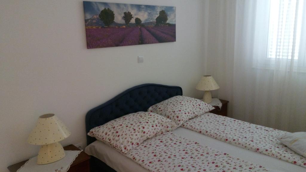 Apartment Z&E Trogir Buitenkant foto